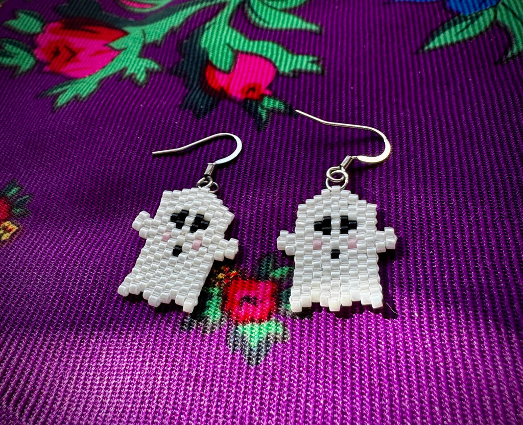 Lil Spook - Ghost themed earrings - Metis made